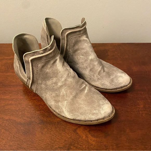 Women's Sugar Envy Beige Ankle Boots - Picture 2 of 6